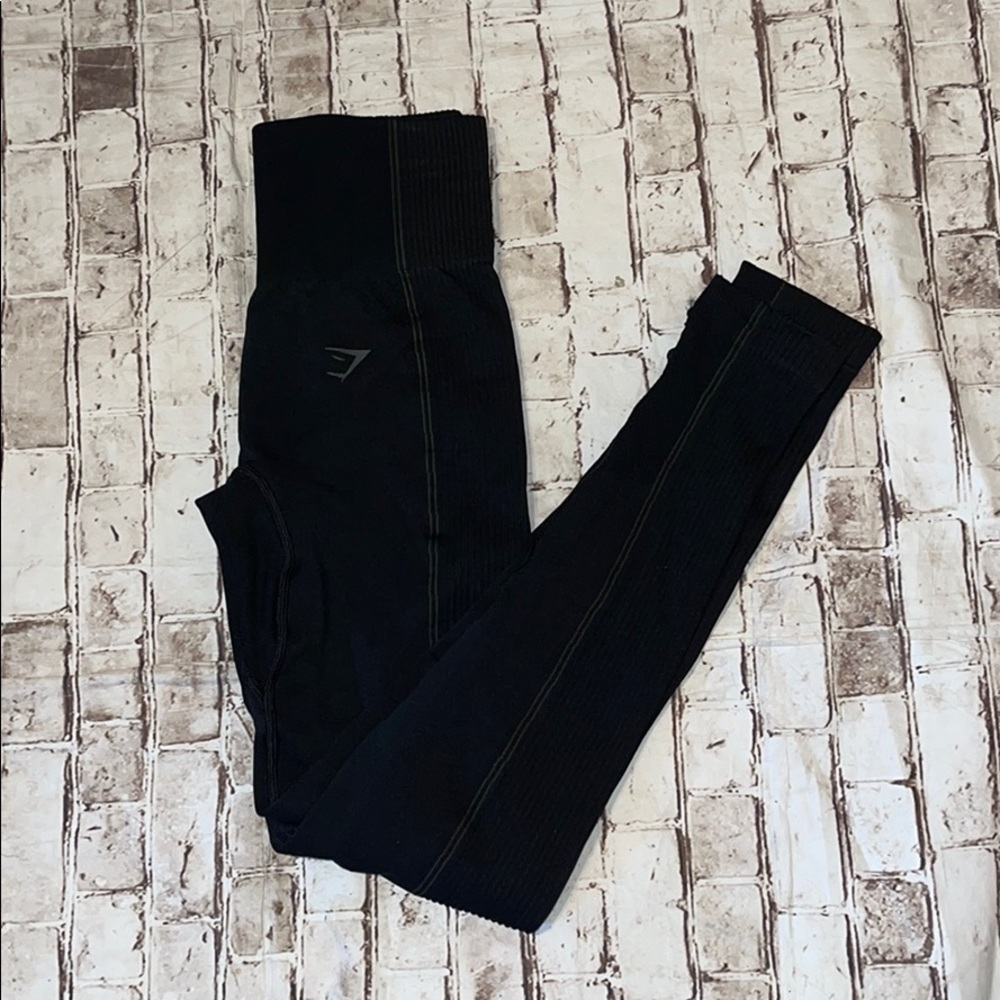 Gymshark pants 🔴